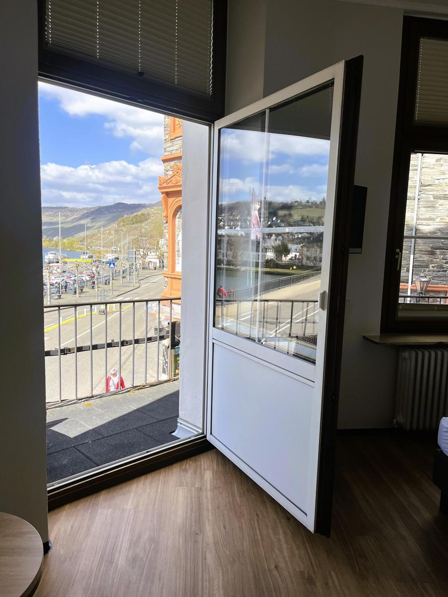 Moselhotel Roemischer Kaiser Бернкастель-Кюс Экстерьер фото
