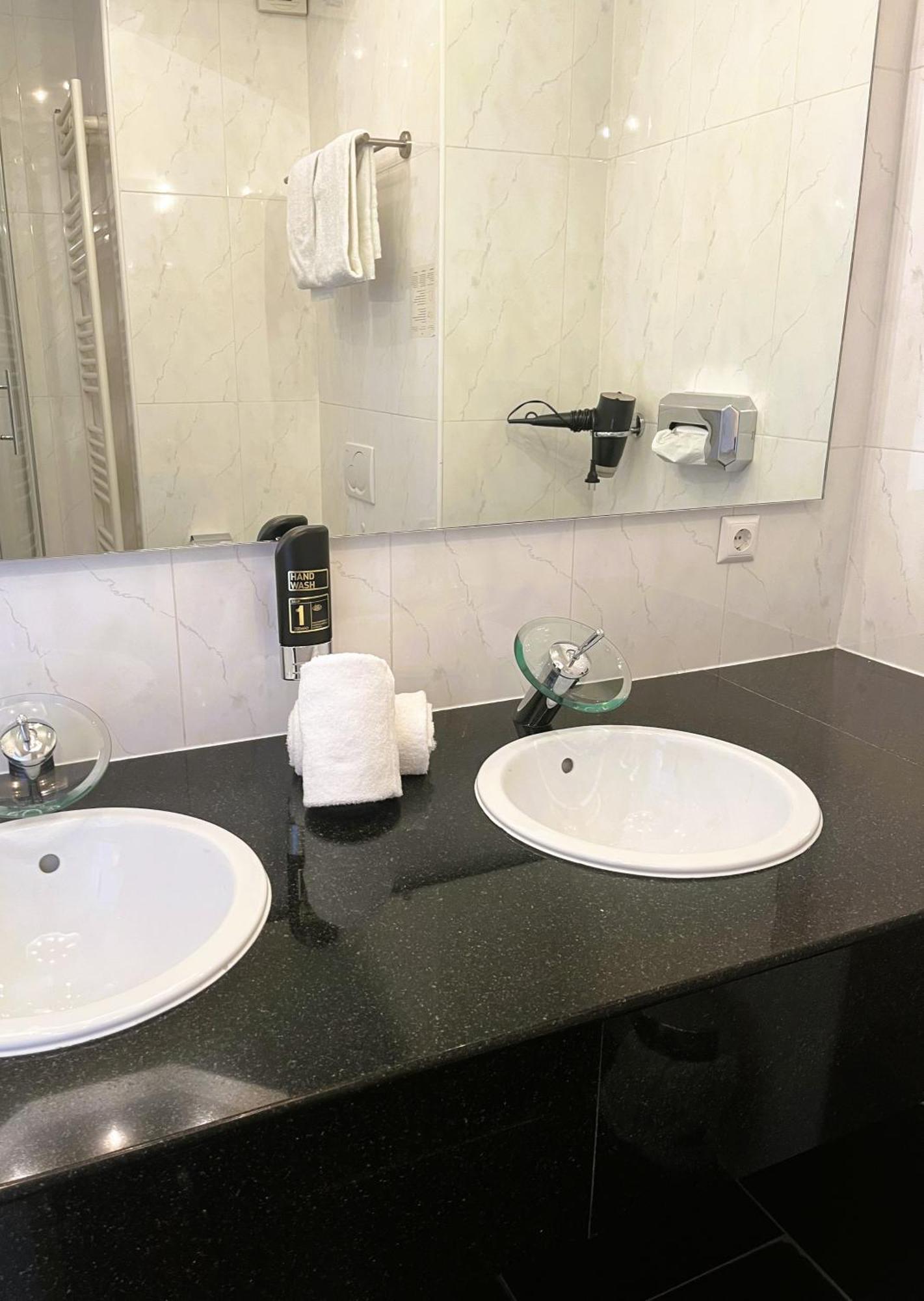 Moselhotel Roemischer Kaiser Бернкастель-Кюс Экстерьер фото