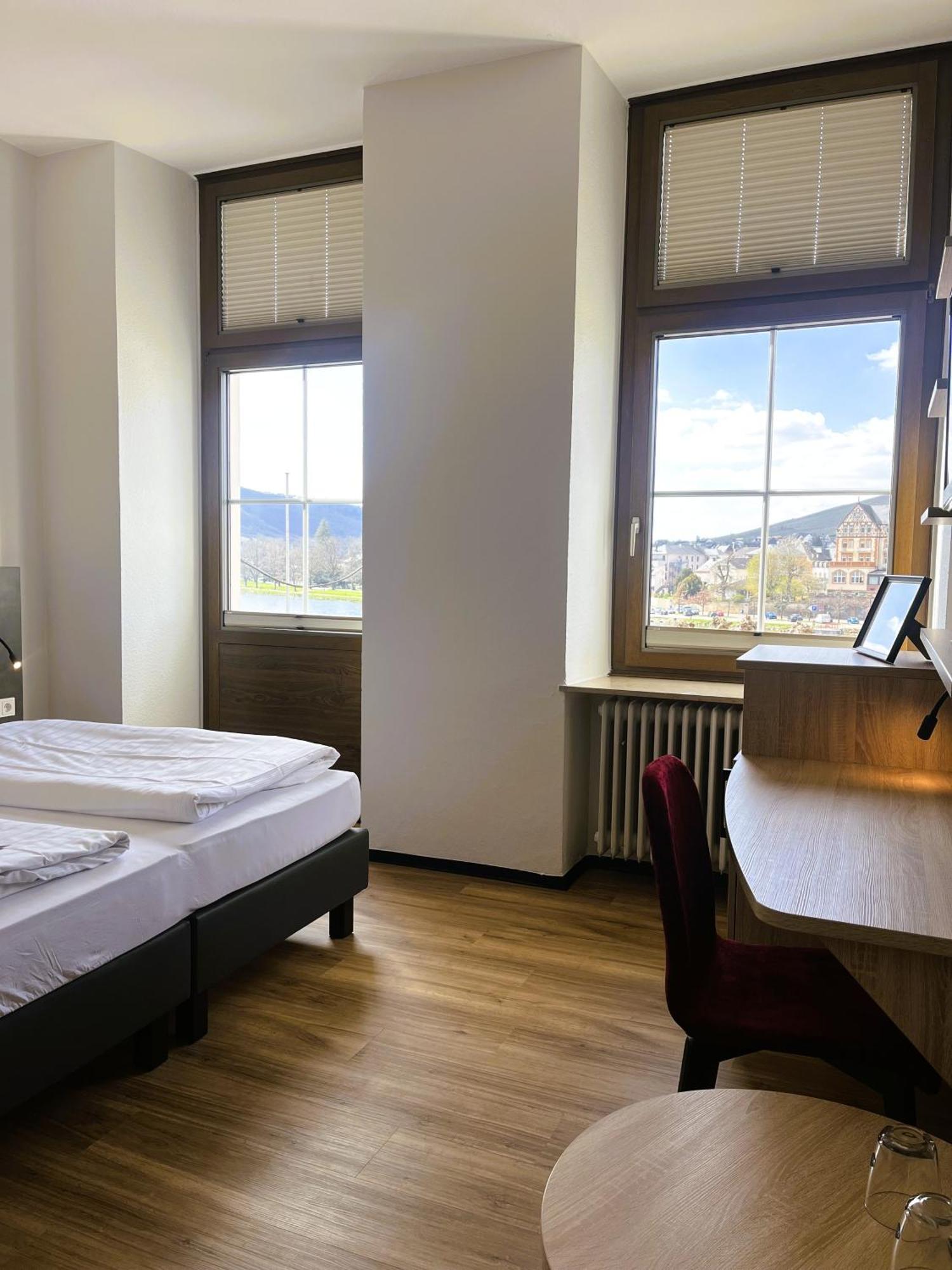 Moselhotel Roemischer Kaiser Бернкастель-Кюс Экстерьер фото