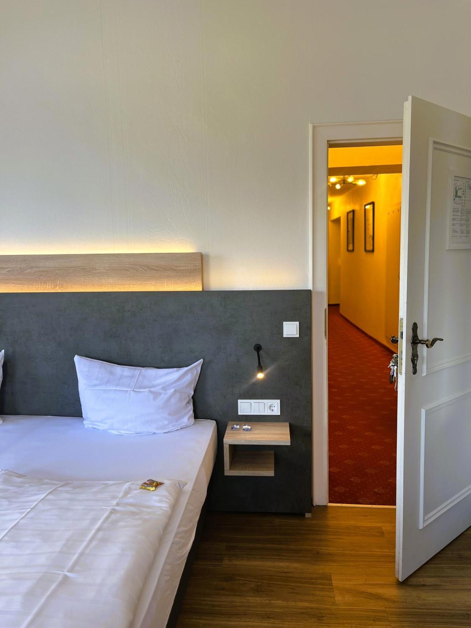 Moselhotel Roemischer Kaiser Бернкастель-Кюс Экстерьер фото